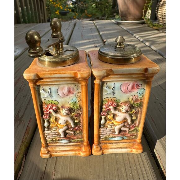 Vintage CAPODIMONTE Painted Italian Ceramic 5" Salt Shaker & Pepper Mill Cherubs - Picture 11 of 16